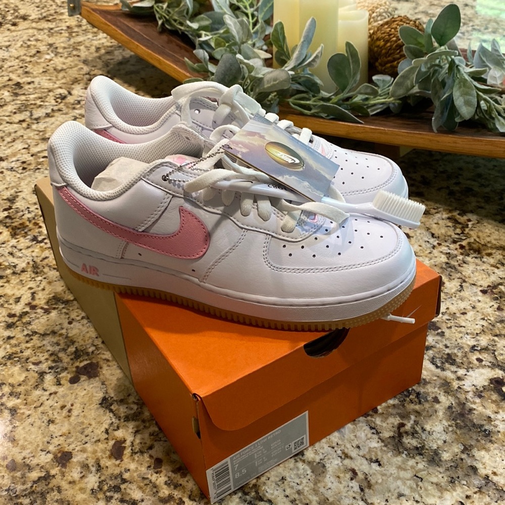 NWT Air Force 1 low retro size women 8.5